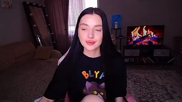 yoursLina webcam