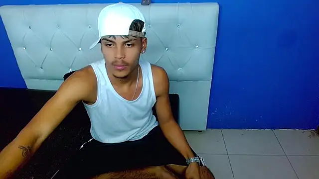 Angel_foxc13 webcam