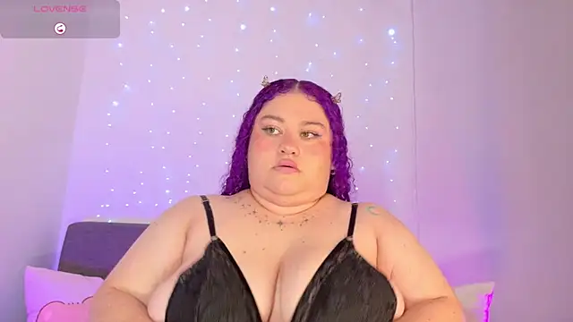 lunitaa0 live cam on StripChat