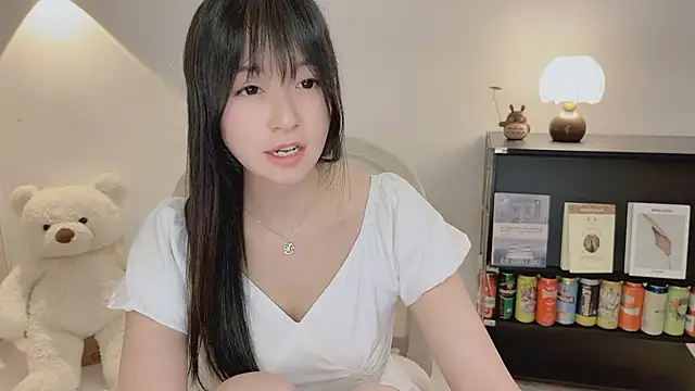 Onechestnut live cam on StripChat