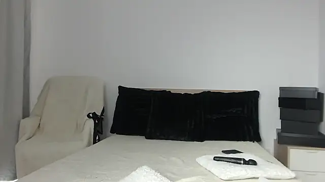 Layla23a live cam on StripChat