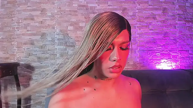 Dreams_Chloe webcam