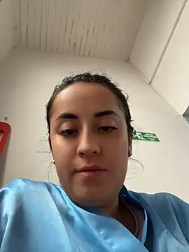 Antonella_Julieta live cam on StripChat