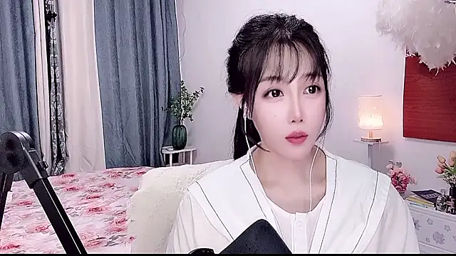 Laura_520 webcam