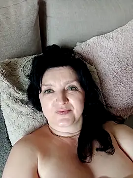 MilaSky4701 live cam on StripChat
