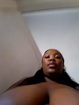 SWEETDOLLY29XX live cam