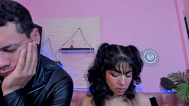 Aronandmoli69 webcam