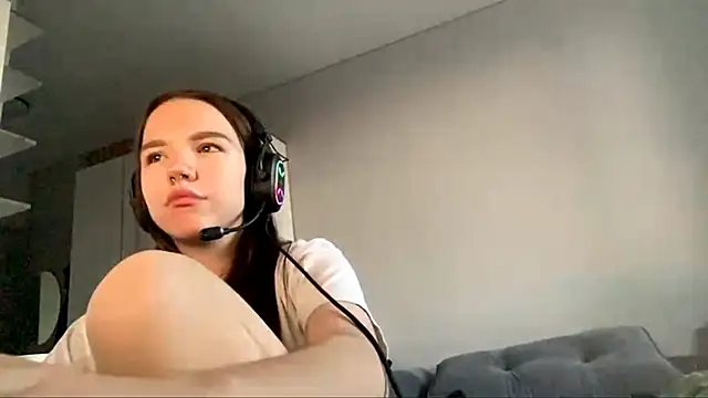 FewerCadre live cam on StripChat