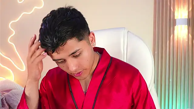 MatiasKorn live cam on StripChat