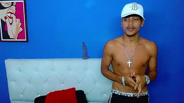 Angel_foxc13 live cam on StripChat