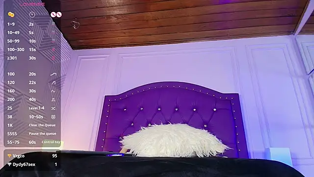 sarah_banks1 live cam on StripChat