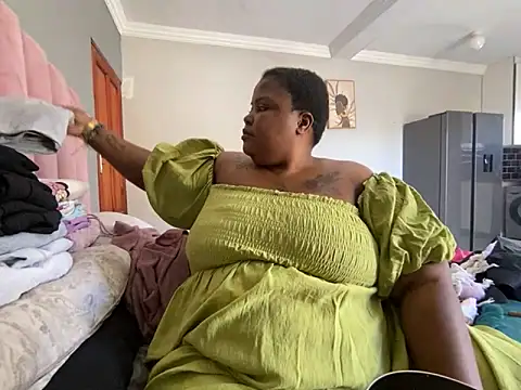 MissLola27 webcam