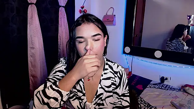 Candyy_doll__ webcam