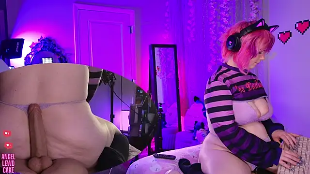 Angel-Lewd-Cake webcam