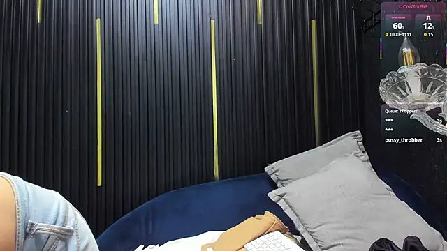 NalaRosse live cam on StripChat