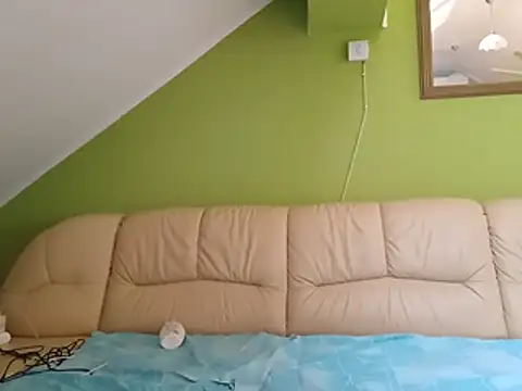 milfhot44 live cam on StripChat