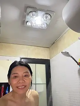 xiiuuff18 live cam on StripChat