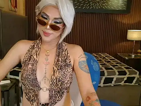 PrettyHorseCockTrans webcam