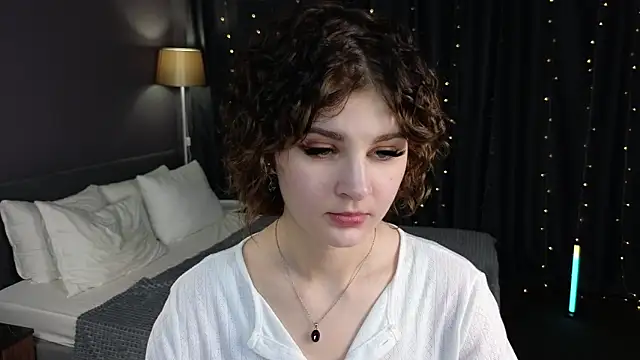 Kira__Fluffy webcam