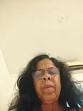NakedMILFx live cam on StripChat
