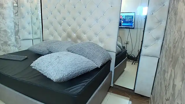 VALENTINA3x live cam on StripChat