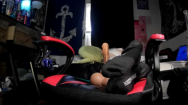 ATwinkie live cam on StripChat