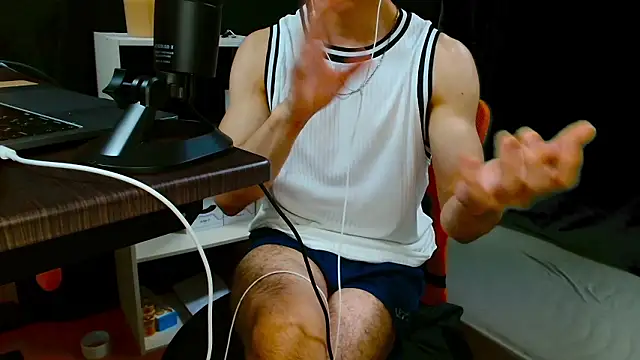 LEO1955 live cam on StripChat