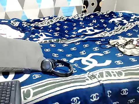 Trish_CurveCock live cam on StripChat