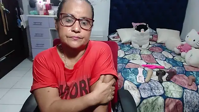 pervert_mommy_ live cam on StripChat