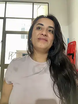 Antonella_Julieta live cam on StripChat
