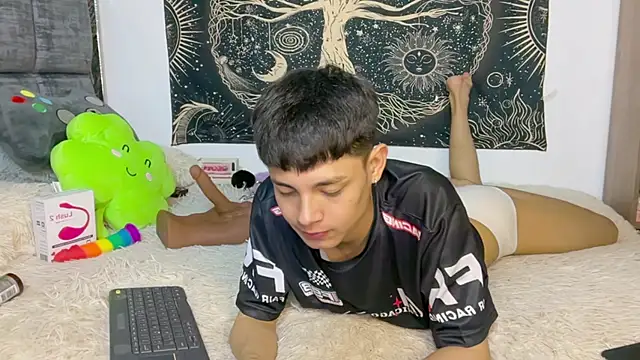 Bldavioro45 - Male webcam sex chat