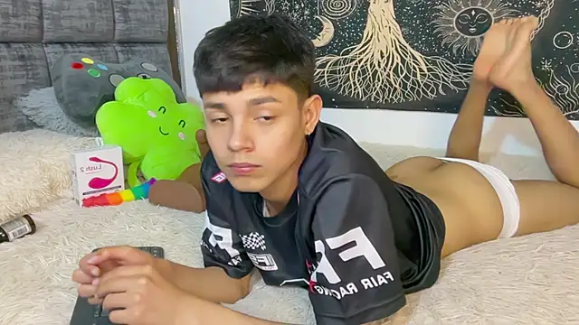 Andy_Belier23 live cam on StripChat