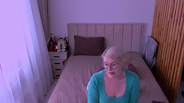 sabrinamacmarren live cam on StripChat