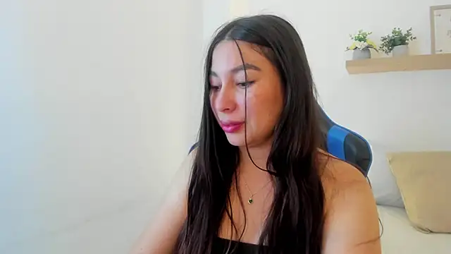 bella_99_ live cam on StripChat