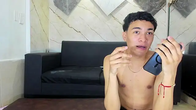 Yeff_26 live cam on StripChat