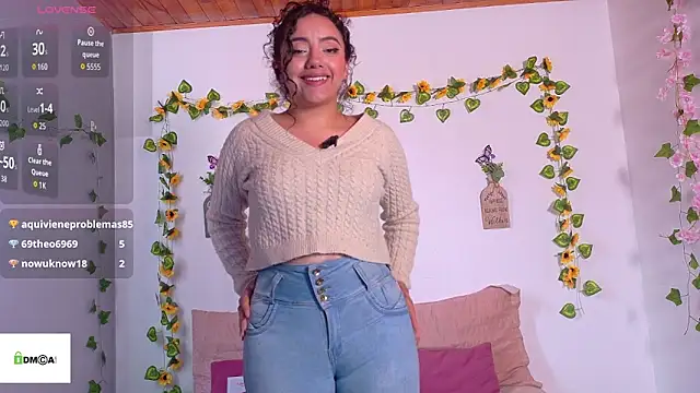 emiily_curly live cam on StripChat
