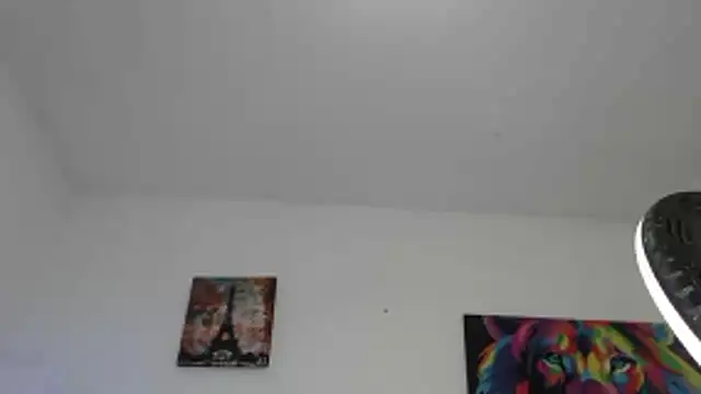 chirlleyy live cam preview on Stripchat