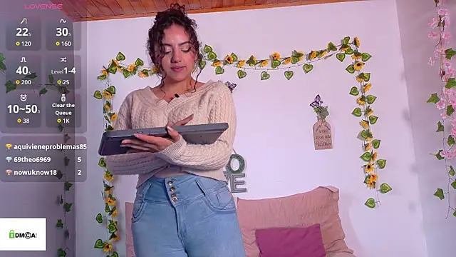 emiily_curly live cam on StripChat