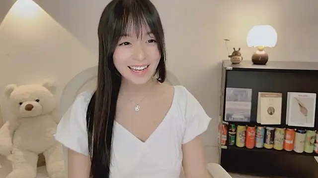 Onechestnut live cam on StripChat