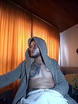 sebastian_horny live cam on StripChat
