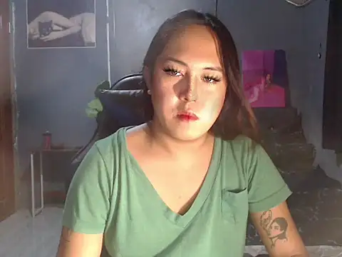 Chandria_Wilson live cam on StripChat