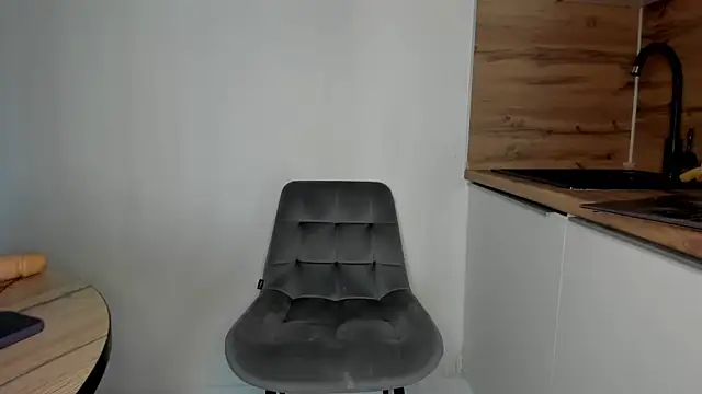 Elle_Milfa webcam
