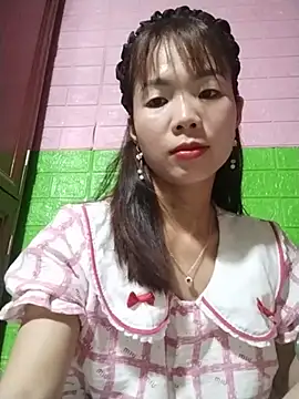 AmyLinee01 live cam on StripChat