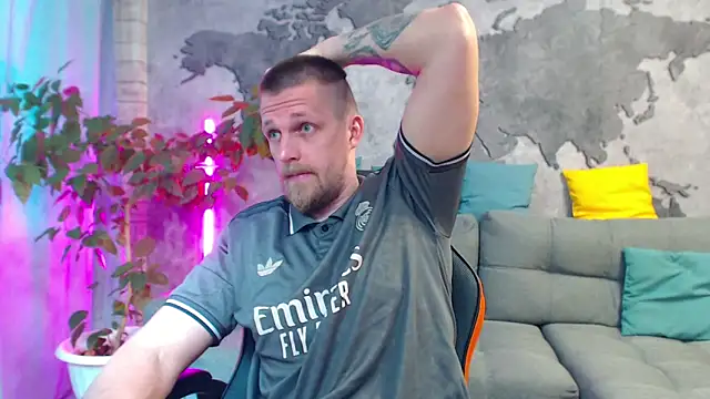VikingChrisss live cam on StripChat
