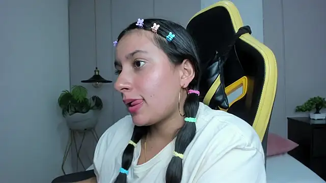 kira_relish webcam