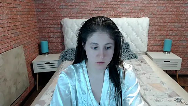 Holliy_Cooper live cam on StripChat