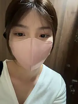 gougou13 live cam on StripChat
