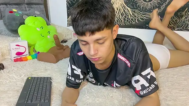 Bldavioro45 - Male webcam sex chat