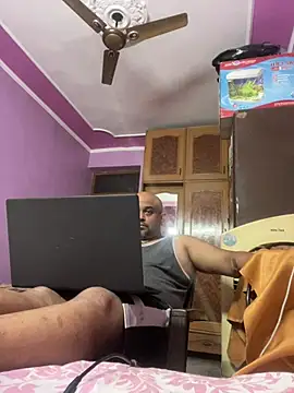 Dick_6inches_Delhi webcam