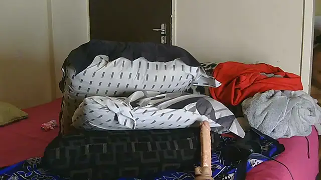 AddictiveAssCurves webcam